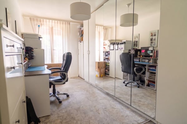 Rare ! Triplex en attique rénové de 6 pces, proche centre 8