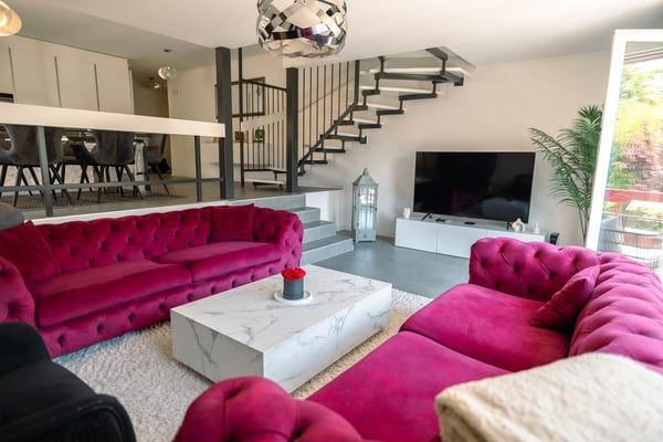 Rare ! Triplex en attique rénové de 6 pces, proche centre 6