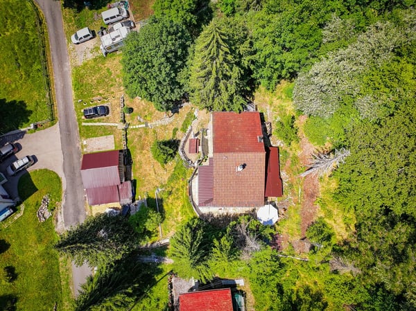 Joli Chalet à potentiel! 5