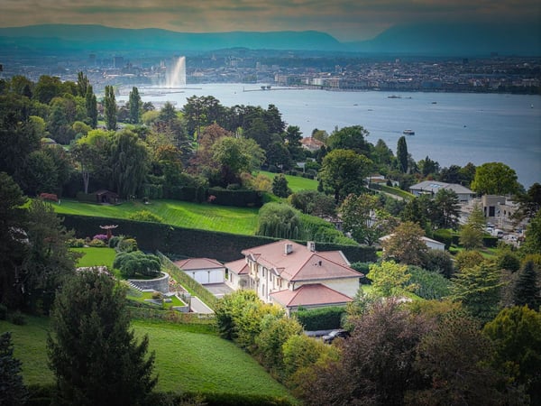 Demeure de prestige avec vue sur le lac 1