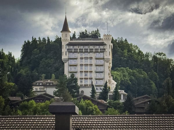 Charming appartment in the center of Gstaad - Valley & Palace views 10