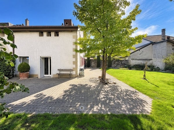 Maison de caractère au coeur du village 6