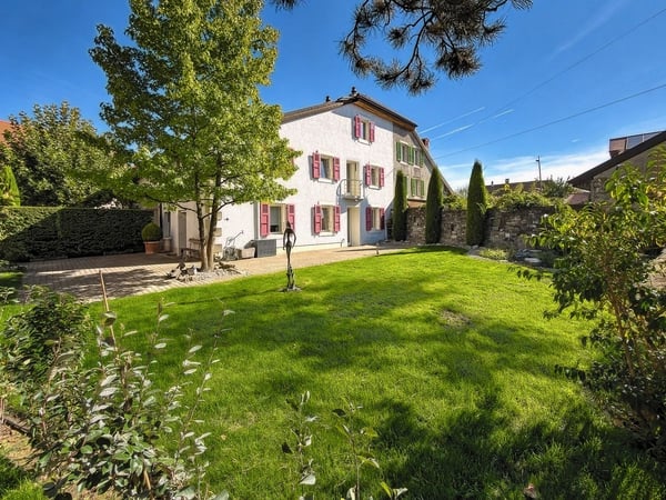 Maison de caractère au coeur du village 3