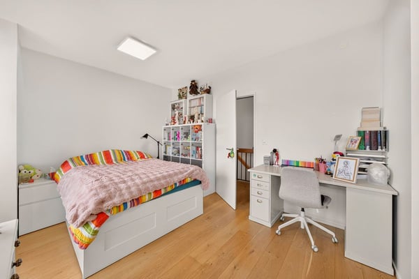 Rare duplex de 5.5 pièces: esprit villa, jardin et vue lac 8