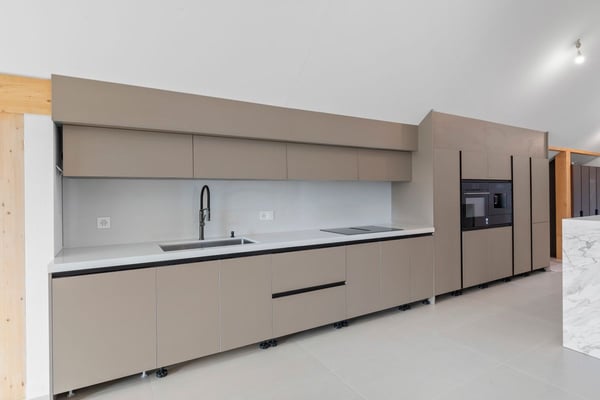 Élégance d'antan et confort moderne pour ce 1.5 pièces dans un bâtiment classé 2