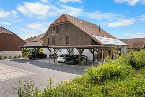 Élégance d'antan et confort moderne pour ce 1.5 pièces dans un bâtiment classé 13