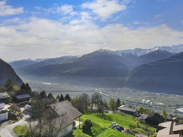Avec permis de construire, situé à Dugny 5 minutes d'Ovronnaz 1