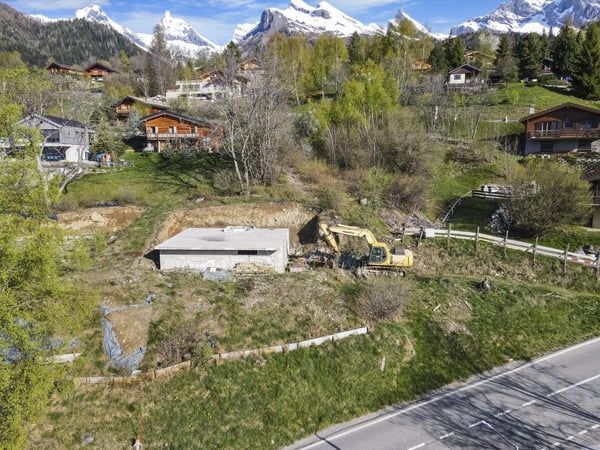 Avec permis de construire, situé à Dugny 5 minutes d'Ovronnaz 4