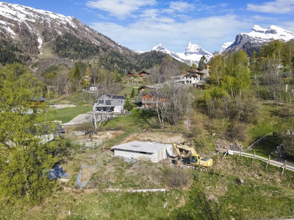 Avec permis de construire, situé à Dugny 5 minutes d'Ovronnaz 2