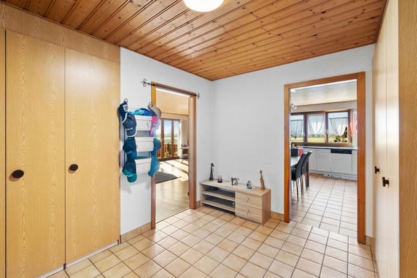 Propriété exceptionnelle en zone artisanale comprenant trois logements et un atelier 13