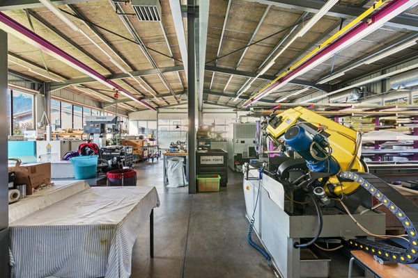 Propriété exceptionnelle en zone artisanale comprenant trois logements et un atelier 4