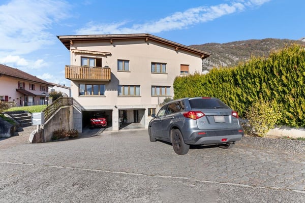 Propriété exceptionnelle en zone artisanale comprenant trois logements et un atelier 6