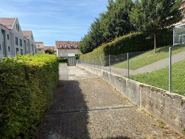 Local commercial polyvalent de 140m2 avec sous-sol et parkings 8