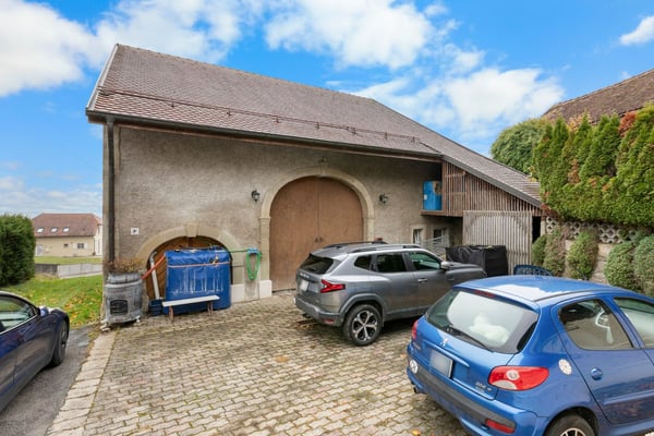 Maison villageoise de charme avec grange à Pailly 8