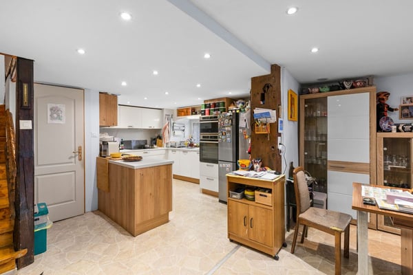 Maison villageoise de charme avec grange à Pailly 9