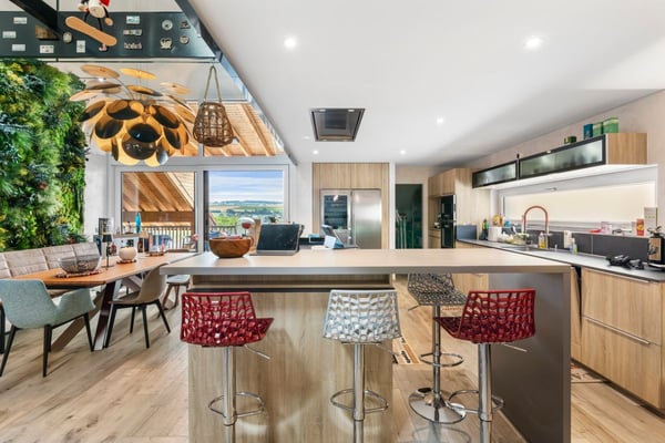 EN EXCLUSIVITE: Un bijoux de 230 m2 situé à 15 minutes d'Epalinges liant luxe, calme et espace. 5