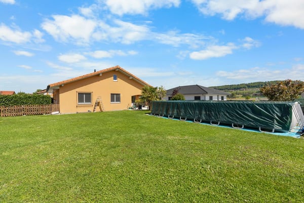 Exlusivité - Maison familiale avec grand terrain,lumière exceptionnelle et un porentiel d'agrandissement. 1