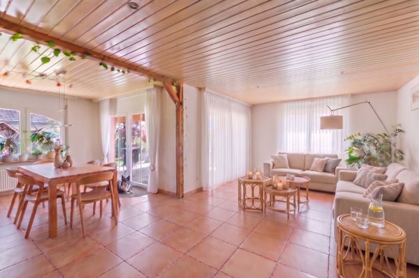 Exlusivité - Maison familiale avec grand terrain,lumière exceptionnelle et un porentiel d'agrandissement. 12