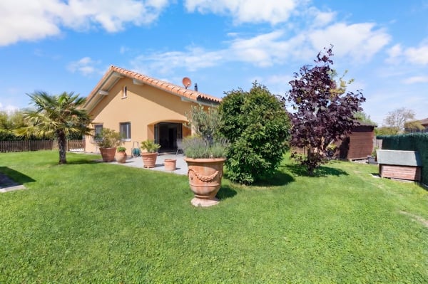 Exlusivité - Maison familiale avec grand terrain,lumière exceptionnelle et un porentiel d'agrandissement. 2