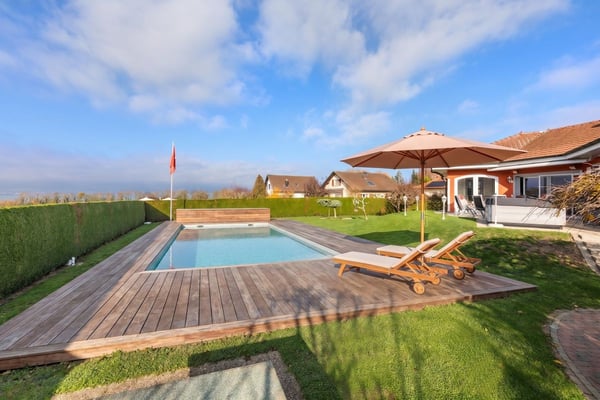 Splendide villa en bordure de zone agricole avec débouchée sur le lac 1