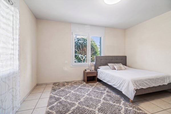A deux pas d'Estavayer-le-Lac : villa avec piscine, sauna et 4 chambres sur 910 m² 13