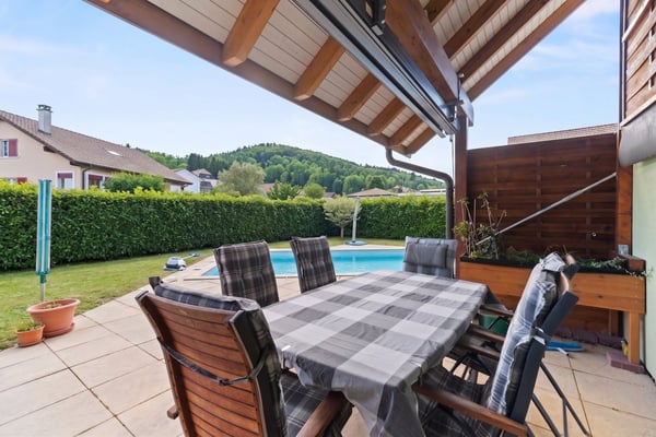 A deux pas d'Estavayer-le-Lac : villa avec piscine, sauna et 4 chambres sur 910 m²