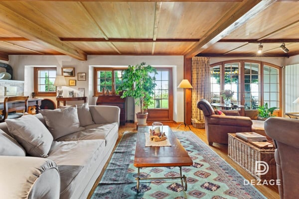 Le charme de l'ancien sur une grande parcelle surplombant Blonay