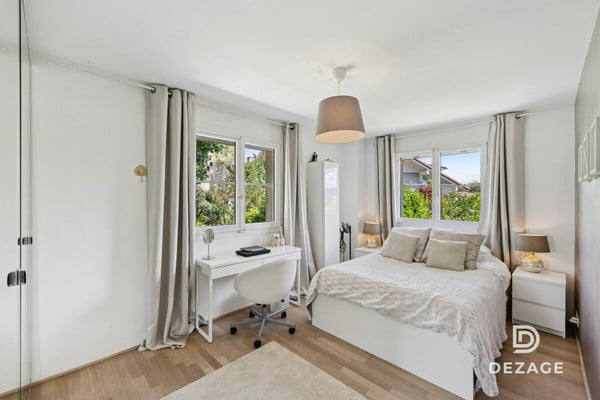 Découvrez en vidéo cette villa familiale spacieuse au calme avec vue sur les Alpes, piscine et espace wellness 10