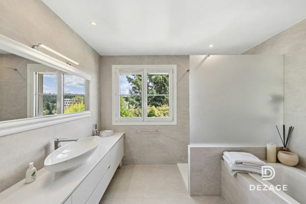 Découvrez en vidéo cette villa familiale spacieuse au calme avec vue sur les Alpes, piscine et espace wellness 8