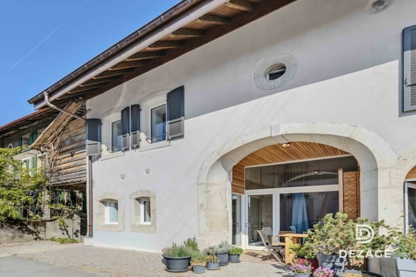 Lumineux duplex de 2 logements - charme ancien, rénovation moderne et potentiel locatif 1