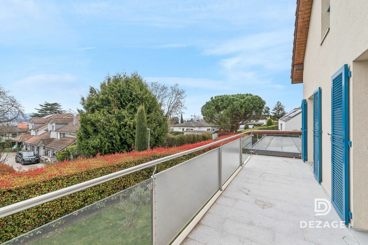 Villa avec vue lac, entièrement rénovée & divisée en plusieurs logements