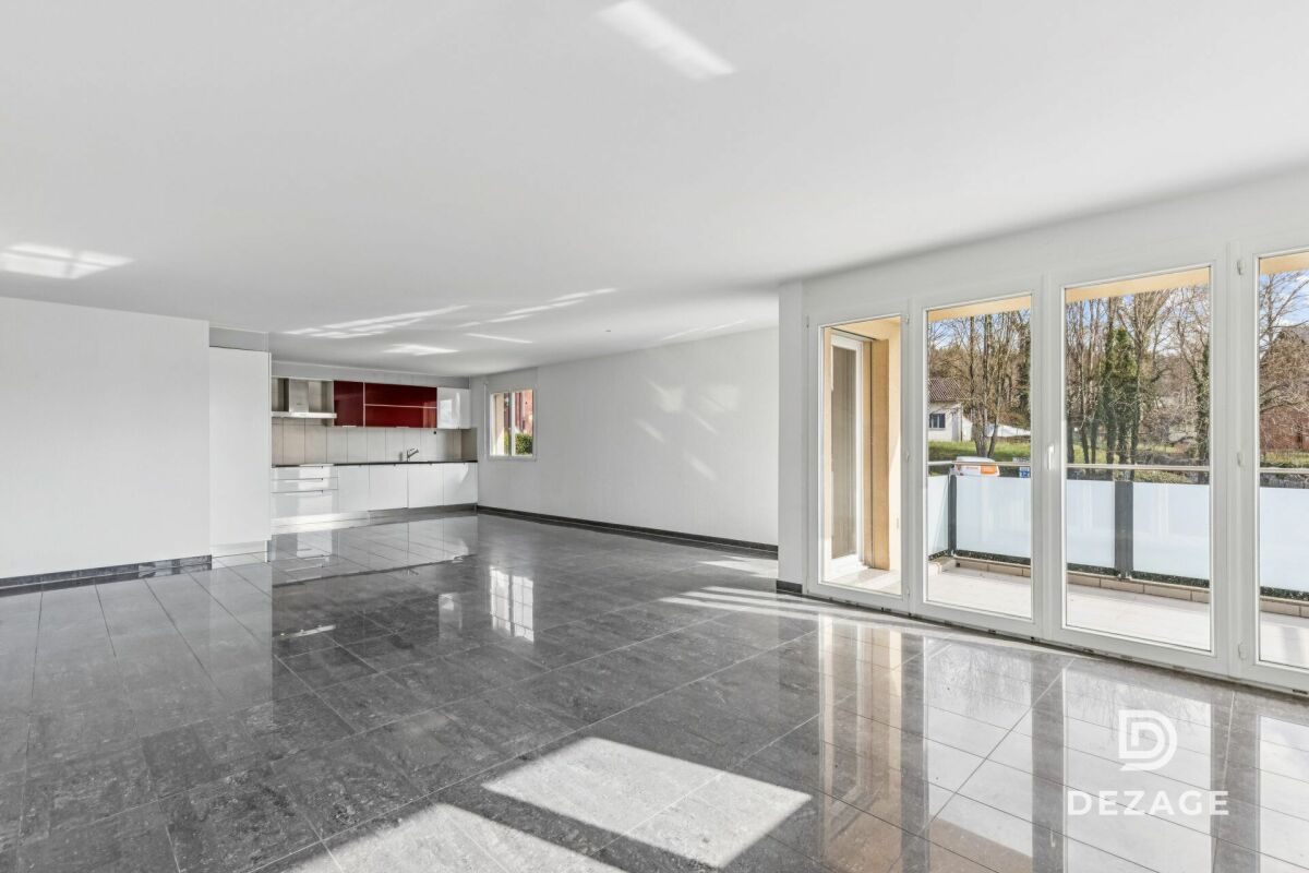 Grand appartement familial avec balcon couvert et vue sur le château d'Oron !