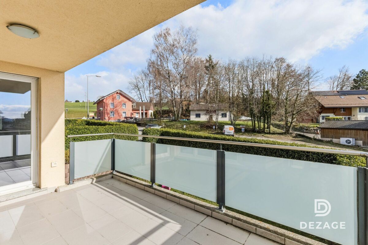 Grand appartement familial avec balcon couvert et vue sur le château d'Oron !