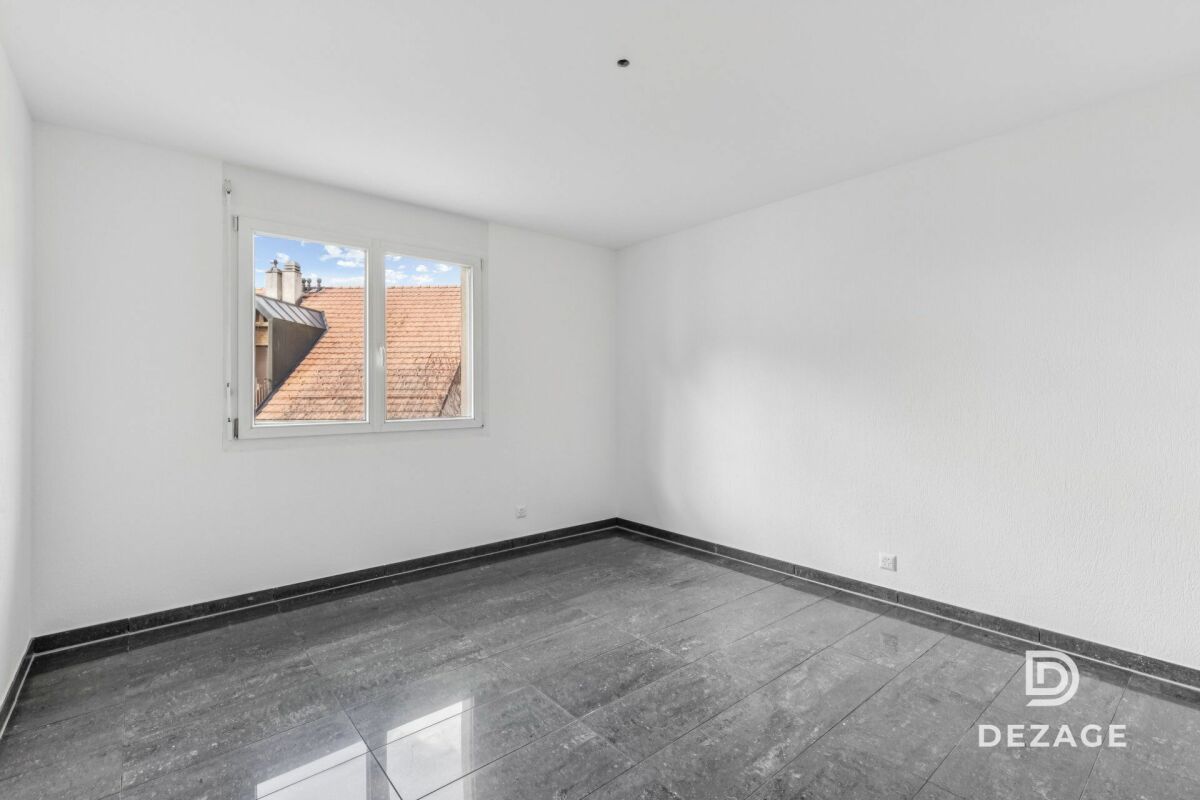 Grand appartement familial avec balcon couvert et vue sur le château d'Oron !