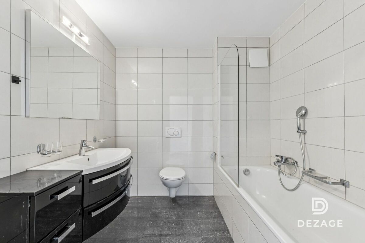 Grand appartement familial avec balcon couvert et vue sur le château d'Oron !