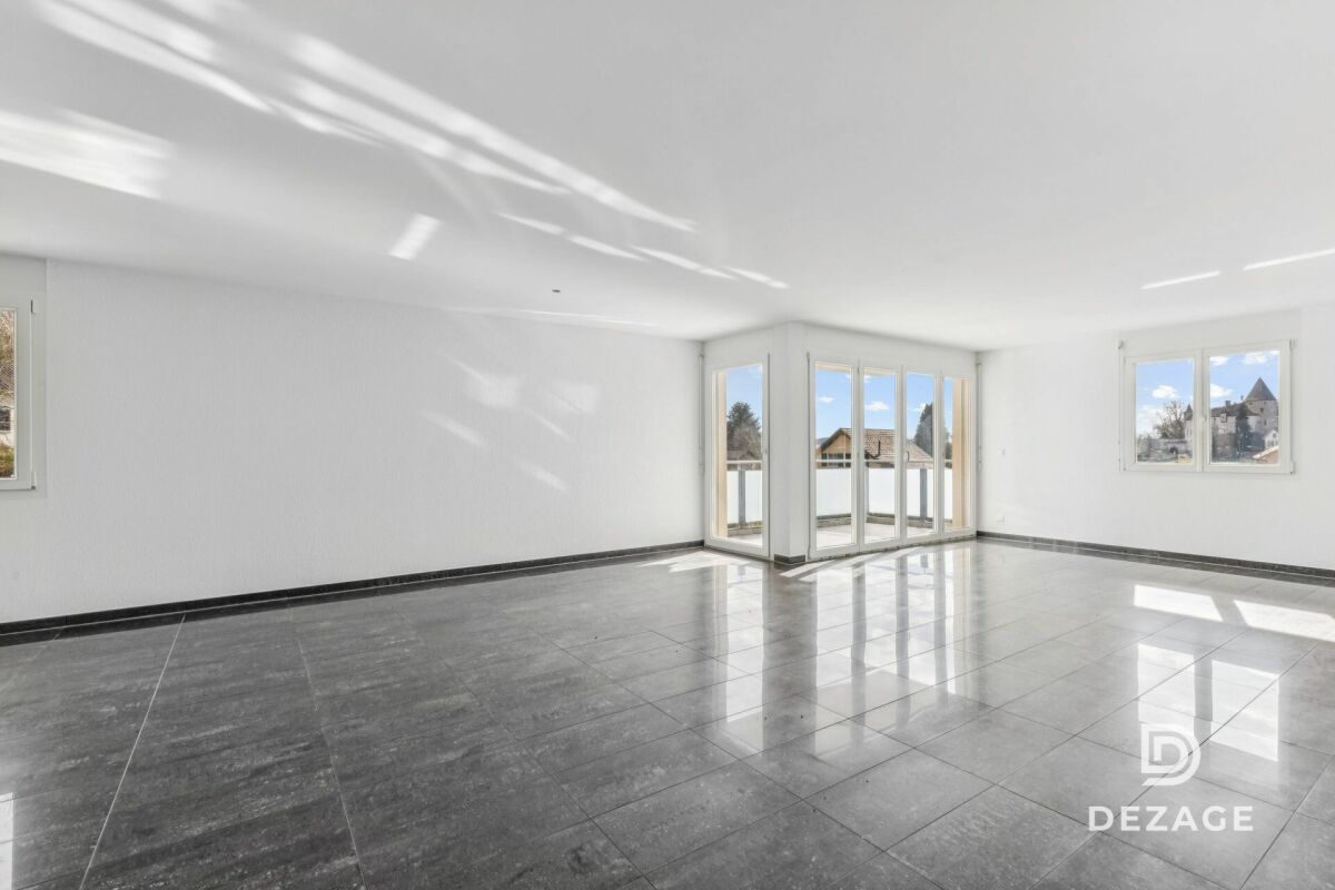 Grand appartement familial avec balcon couvert et vue sur le château d'Oron !