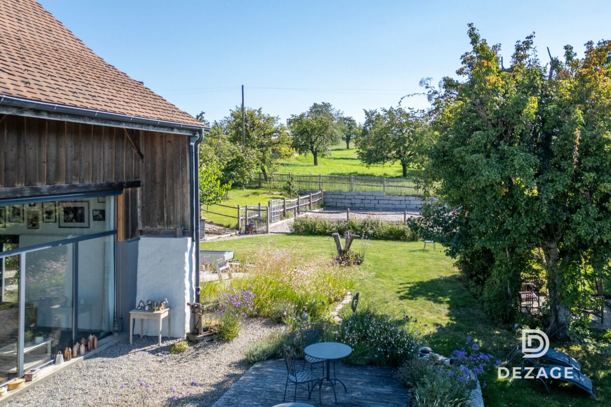 Ferme rénovée avec installations équestres et revenu énergétique à 5 min de Lucens