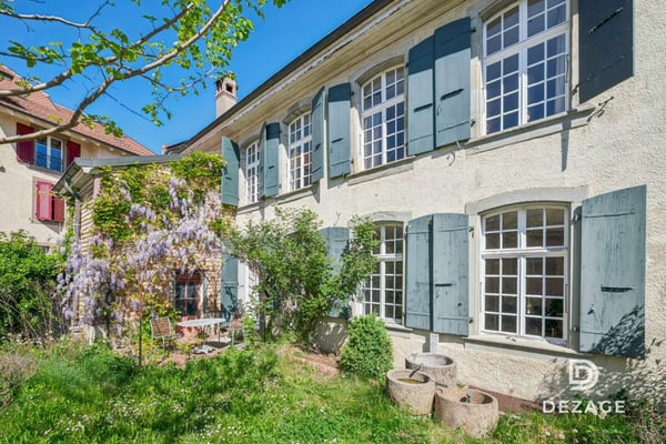 Somptueuse maison de maître rénovée avec soin, avec jardin de ville et au calme absolu 2
