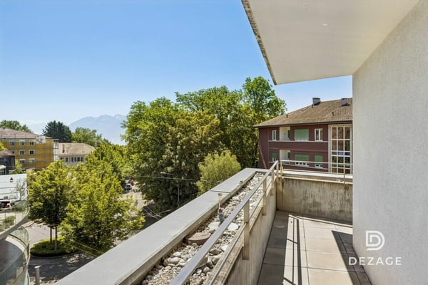 Magnifique attique-duplex de 165 m² avec terrasse entre Lausanne et Pully, proche de toutes les commodités 11