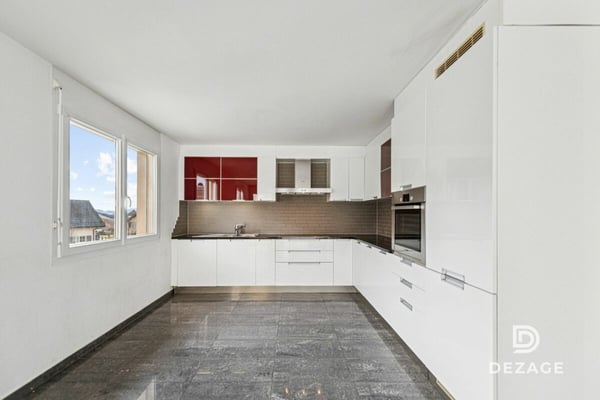 Appartement traversant aux volumes exceptionnels : 4 chambres et garage-box ! 4