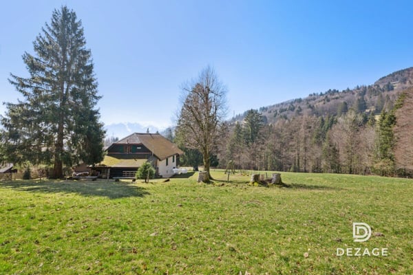 Chalet de Caractère à Deux Pas des Pléiades - Idéal pour un Projet Unique