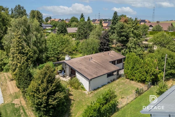 Maison à rénover avec potentiel d'agrandissement sur une vaste parcelle arborée ! 2
