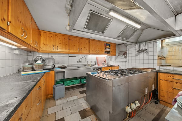 Hôtel-restaurant à rénover ou à transformer à 5 minutes des Diablerets 5