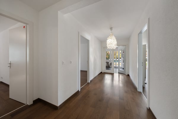 Spacieuse villa familiale modulable avec piscine en bordure de forêt 5