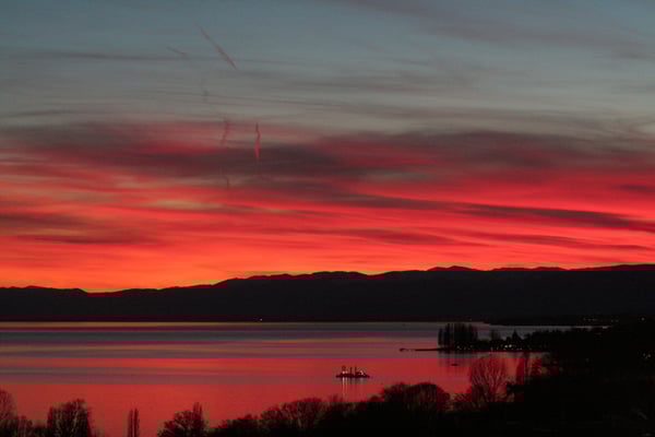 Attique au calme avec vue imprenable sur le lac et les montagnes 12