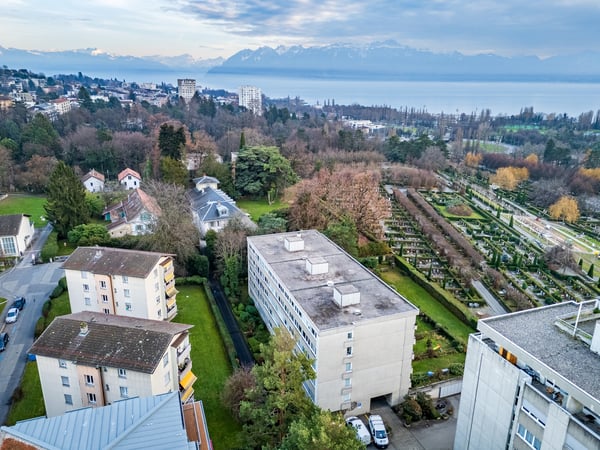Attique au calme avec vue imprenable sur le lac et les montagnes 11