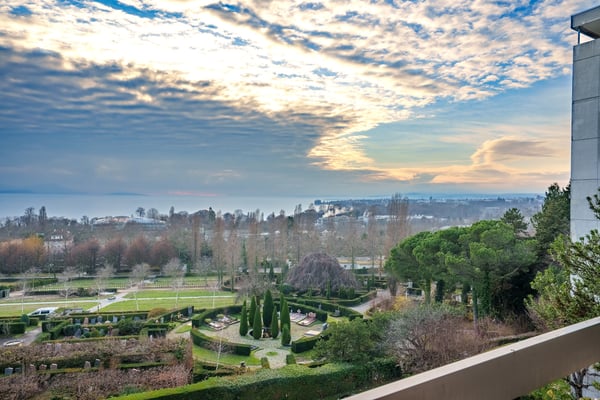 Attique au calme avec vue imprenable sur le lac et les montagnes 1