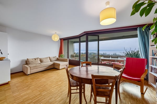 Attique au calme avec vue imprenable sur le lac et les montagnes 3