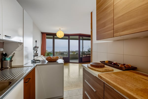 Attique au calme avec vue imprenable sur le lac et les montagnes 6