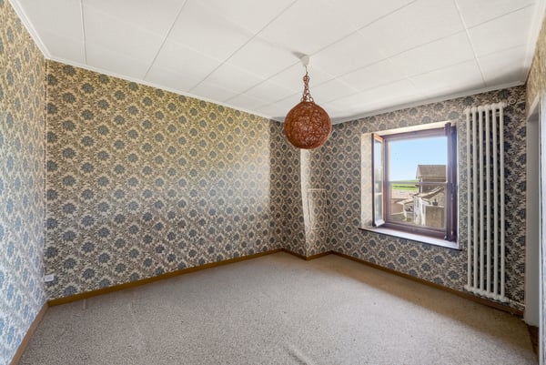 Maison villageoise de caractère à rénover 10